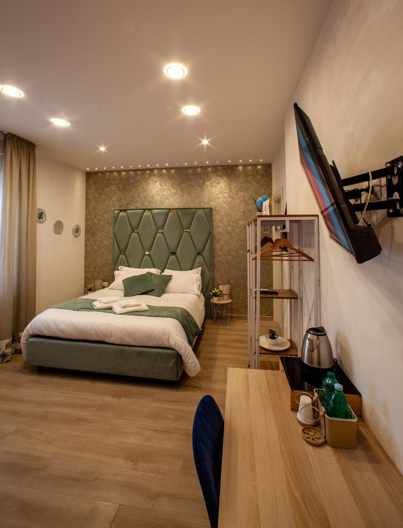 Easy Boarding Hotel Nápoles Exterior foto